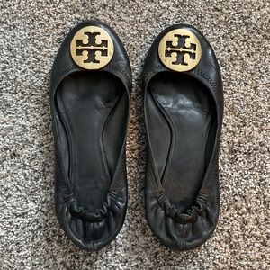 Tory Burch Minnie Black Leather and Gold Logo Ballet Flats- Size 7.5
